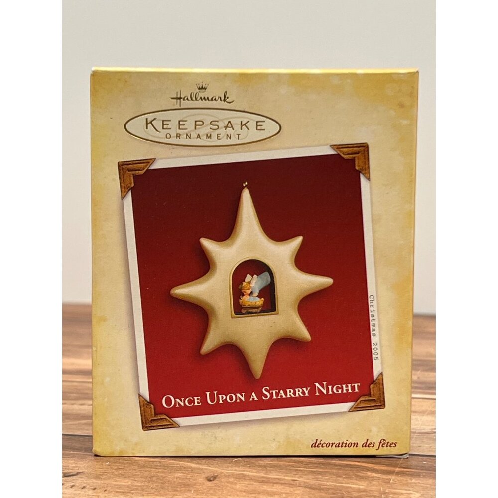 2005 HALLMARK KEEPSAKE ORNAMENT QXG4385 ONCE UPON A STARRY NIGHT ANGEL NATIVITY